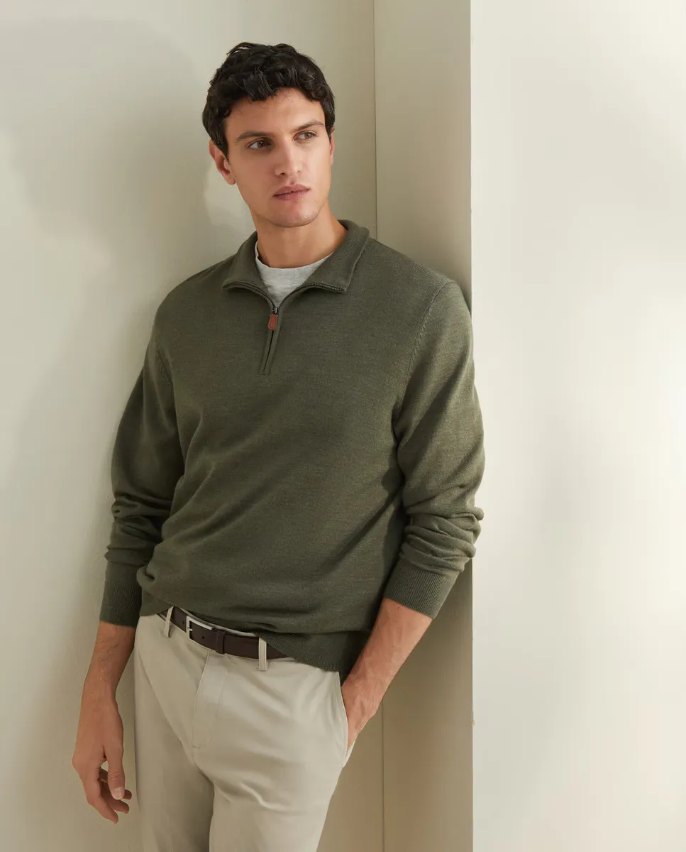 Мужской однотонный свитер с высоким воротом из 100% мериносовой шерсти и молнией Emidio Tucci, цвет Kaki
Мужской однотонный свитер с высоким воротом из 100% мериносовой шерсти и молнией Emidio Tucci, цвет Kaki