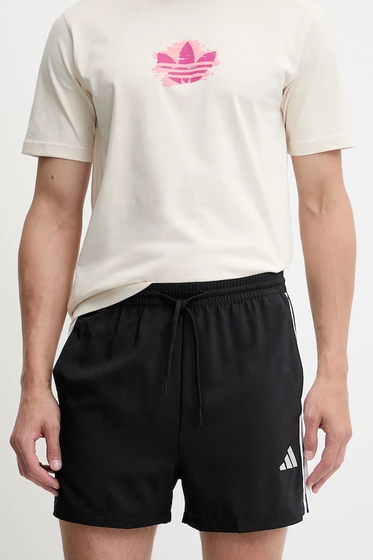 Шорты Essentials с тремя полосками Chelsea Adidas, черный
Шорты Essentials с тремя полосками Chelsea Adidas, черный