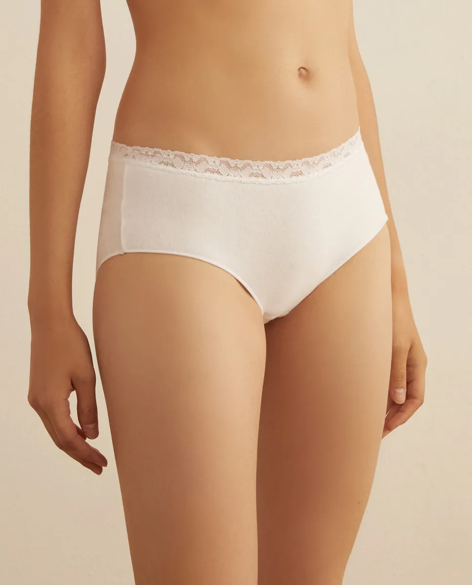 Трусы лайкра гладкие блонд на талии Fomia, белый
Трусы лайкра гладкие блонд на талии Fomia, белый