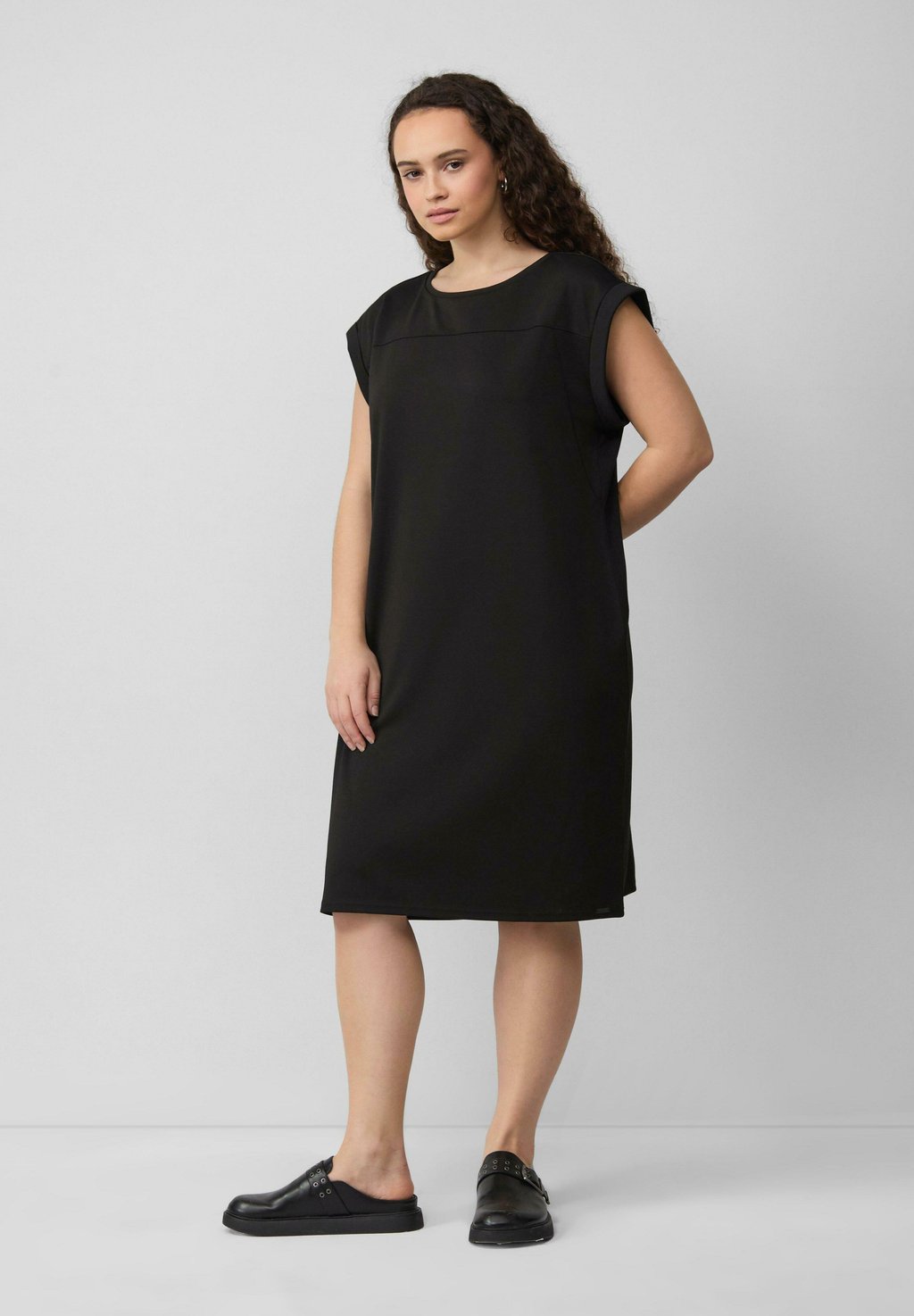 Платье из джерси QS, черный
Платье из джерси QS, черный