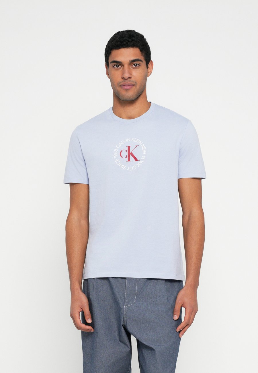 Футболка Calvin Klein Jeans WORD CIRCLE , Casual Blue/Light Blue, Синий, Футболка Calvin Klein Jeans WORD CIRCLE , Casual Blue/Light Blue
Футболка Calvin Klein Jeans WORD CIRCLE , Casual Blue/Light Blue, Синий, Футболка Calvin Klein Jeans WORD CIRCLE , Casual Blue/Light Blue