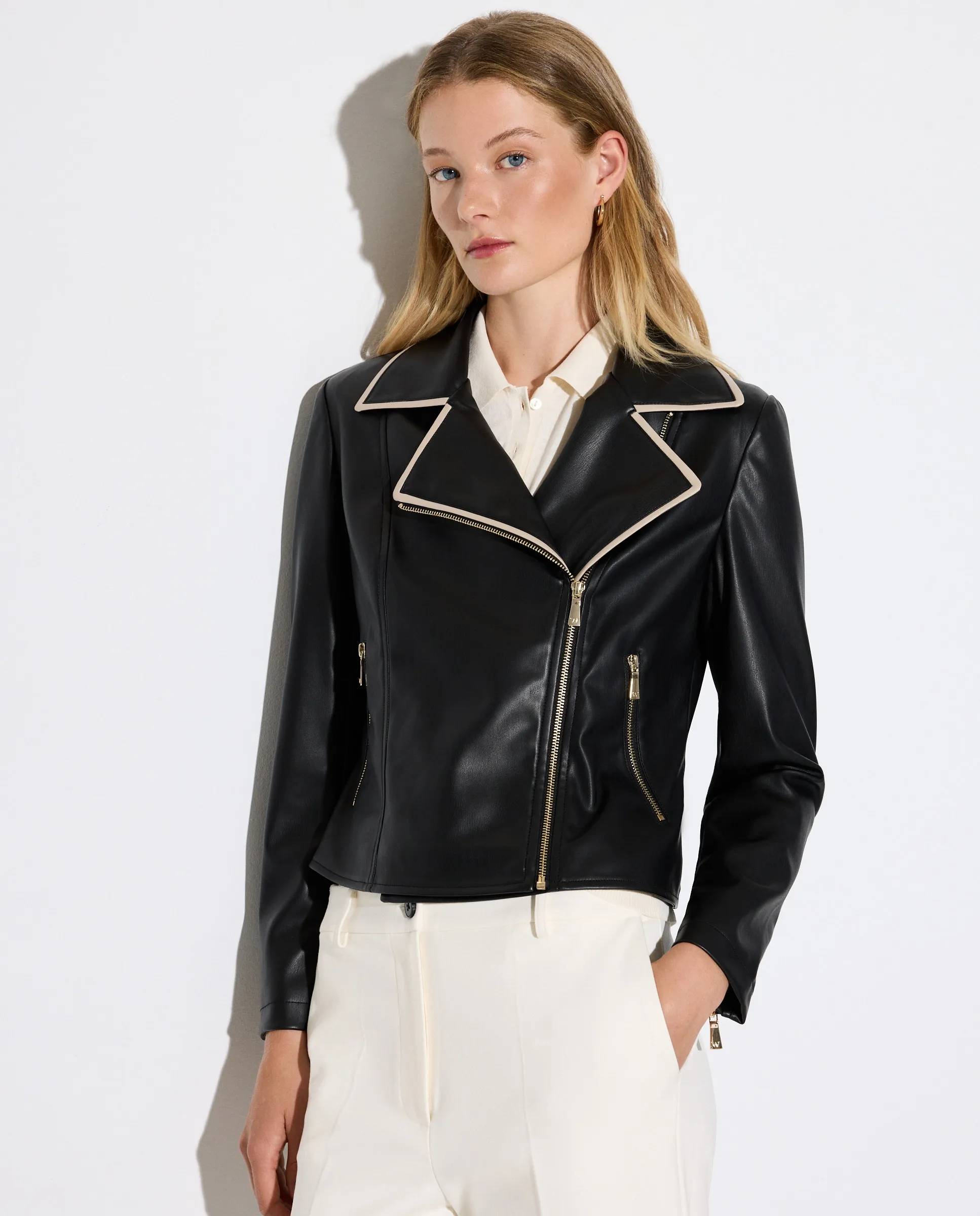 Женская кожаная куртка байкера с контрастными вставками Woman El Corte Inglés, черный 
Женская кожаная куртка байкера с контрастными вставками Woman El Corte Inglés, черный