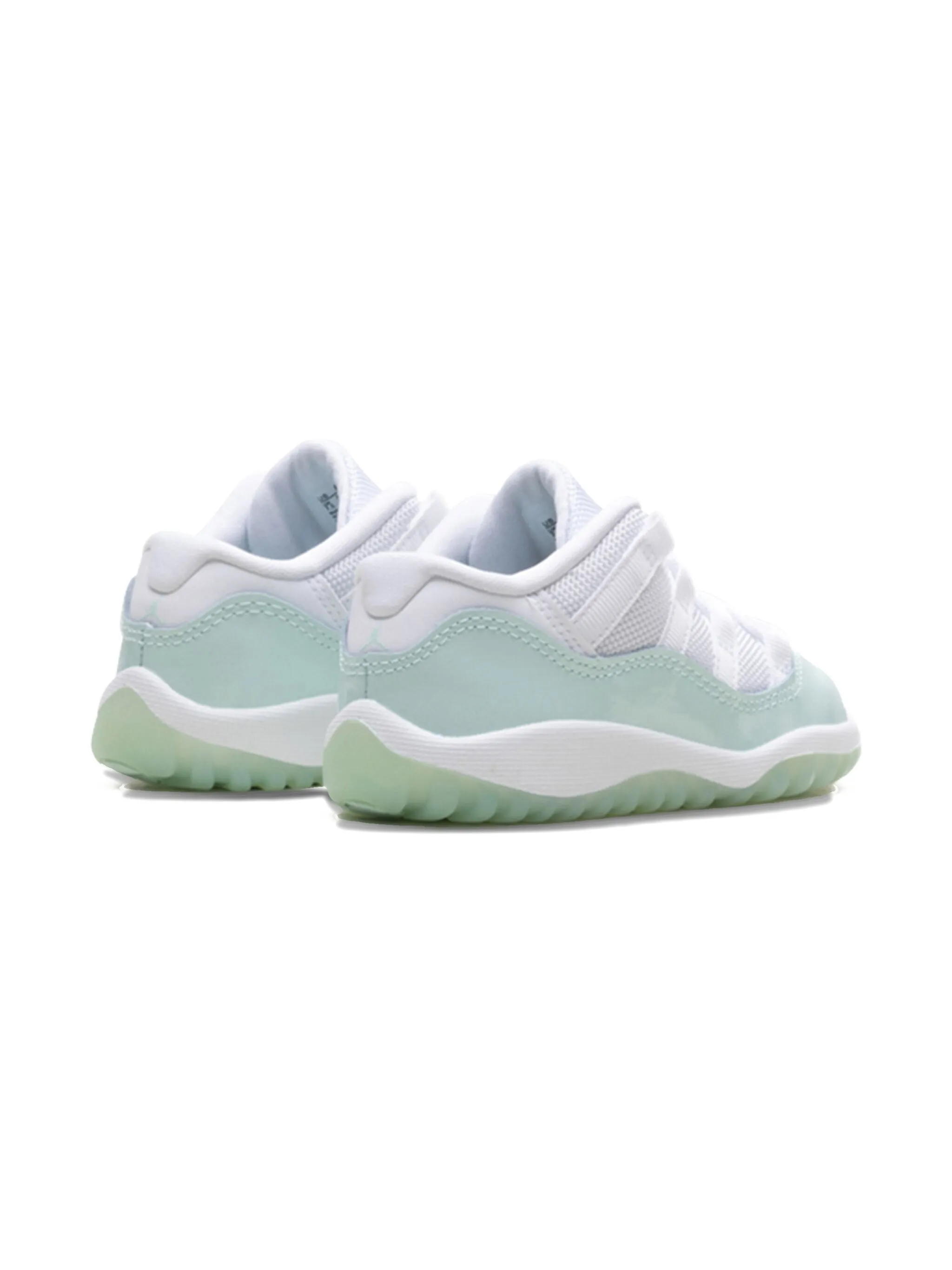 Кроссовки Air Jordan 11 Low Igloo Jordan Kids, белый
Кроссовки Air Jordan 11 Low Igloo Jordan Kids, белый