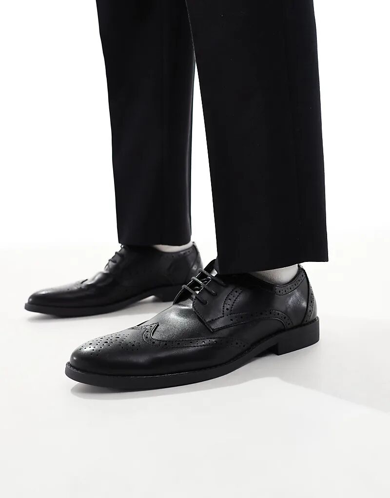 Черные броги из искусственной кожи Threadbare
Черные броги из искусственной кожи Threadbare