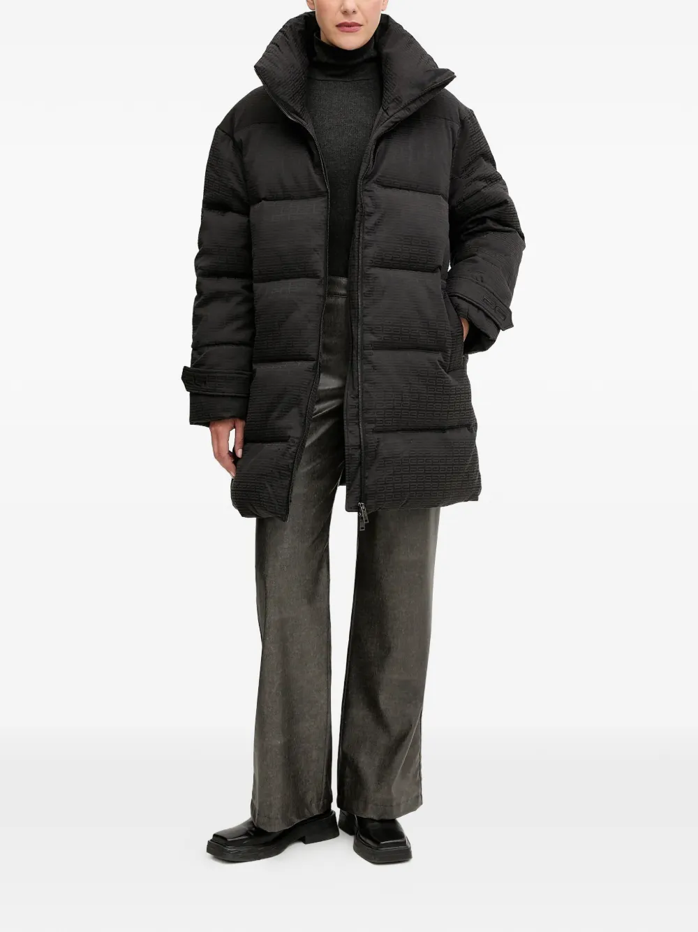 Стеганая пуховая куртка с тиснением и воротником-стойкой GZnansi Gestuz, черный
Стеганая пуховая куртка с тиснением и воротником-стойкой GZnansi Gestuz, черный