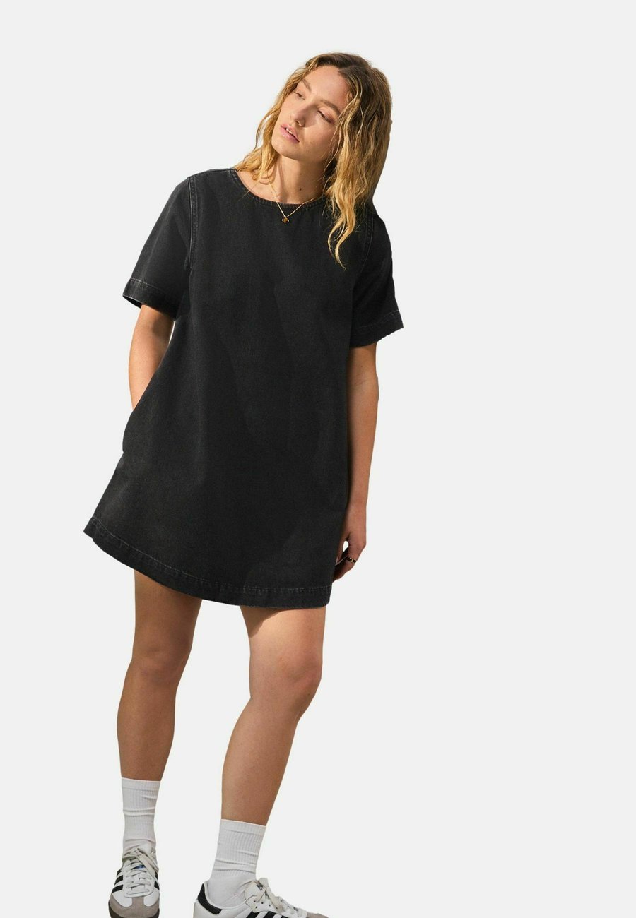 Платье Next Denim dress, Washed Black/Black
Платье Next Denim dress, Washed Black/Black