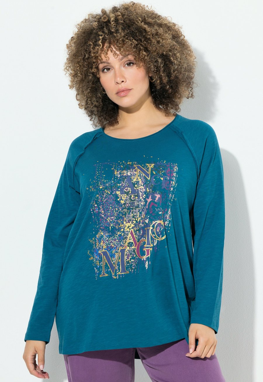 Топ Ulla Popken INVERTED SEAM LONG SLEEVE GRAPHIC, Petrol/Teal
Топ Ulla Popken INVERTED SEAM LONG SLEEVE GRAPHIC, Petrol/Teal