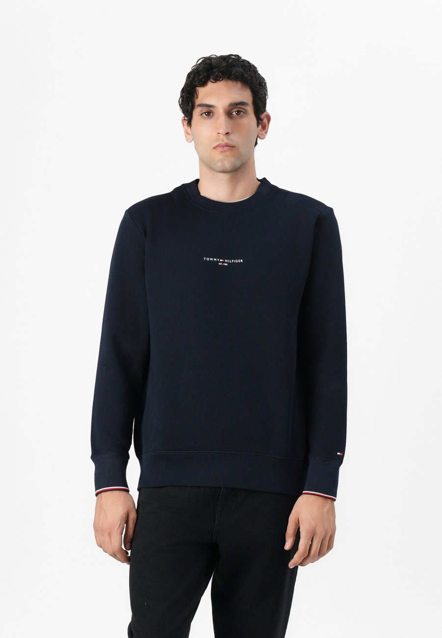 Толстовка Tommy Hilfiger LOGO TIPPED CREW NECK, Desert Sky/Dark Blue
Толстовка Tommy Hilfiger LOGO TIPPED CREW NECK, Desert Sky/Dark Blue