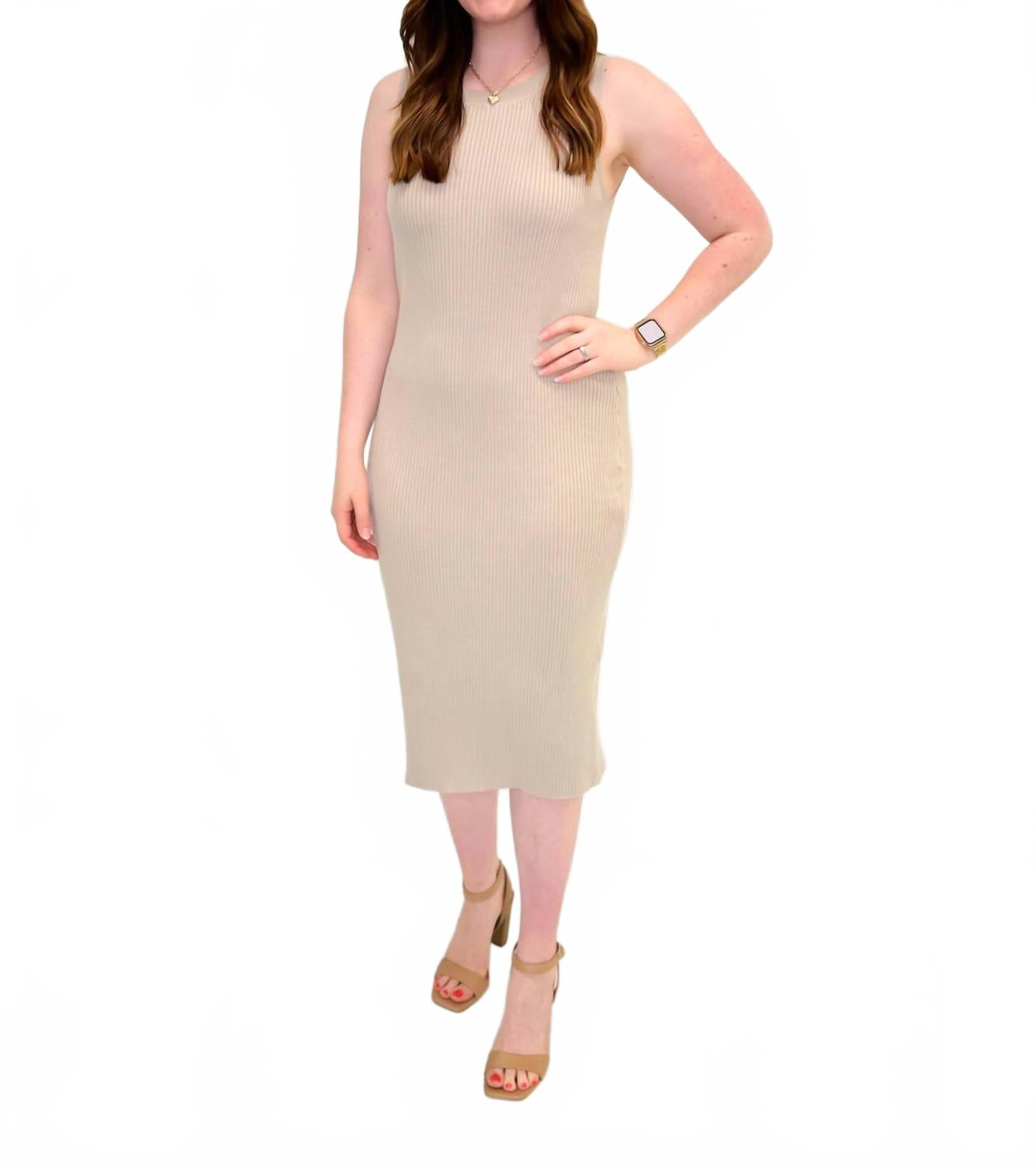 Бархатное ребристое платье в ящеричном сером WISHLIST, серый
Бархатное ребристое платье в ящеричном сером WISHLIST, серый