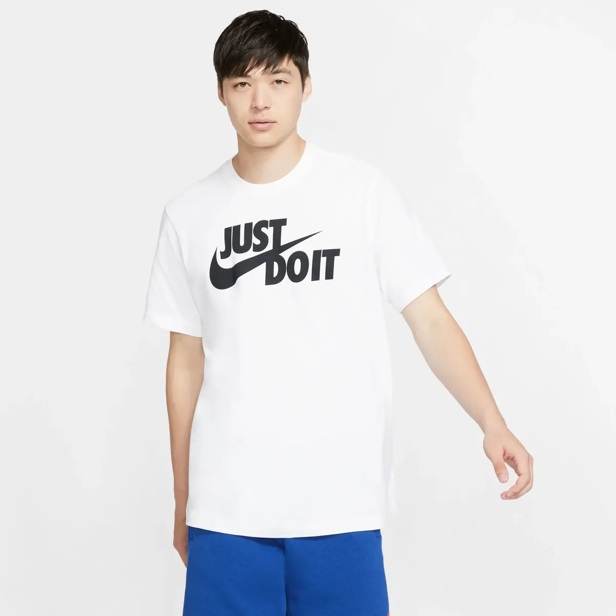 Футболка Nike Sportswear "МУЖСКАЯ ФУТБОЛКА JDI", белый
Футболка Nike Sportswear "МУЖСКАЯ ФУТБОЛКА JDI", белый