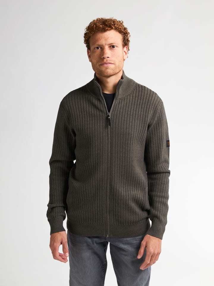 Petrol Industries Вязаный кардиган Fairbanks зеленого цвета
Petrol Industries Вязаный кардиган Fairbanks зеленого цвета