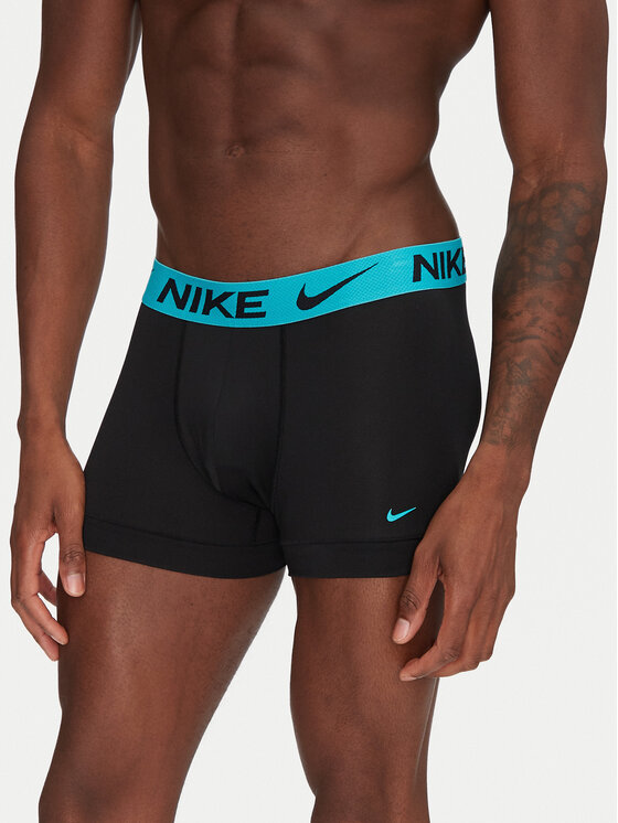 Комплект из 3 трусов-боксеров 0000KE1224 Nike, черный
Комплект из 3 трусов-боксеров 0000KE1224 Nike, черный