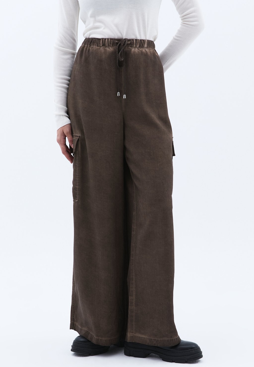 Брюки карго MIT WEIT SCHWINGENDER BEINFORM OXXO, коричневый
Брюки карго MIT WEIT SCHWINGENDER BEINFORM OXXO, коричневый