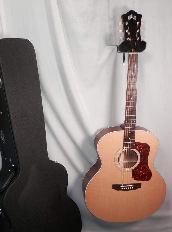 Акустическая гитара Guild USA F-40E Natural Satin Jumbo Acoustic Electric Guitar with case new
Акустическая гитара Guild USA F-40E Natural Satin Jumbo Acoustic Electric Guitar with case new
