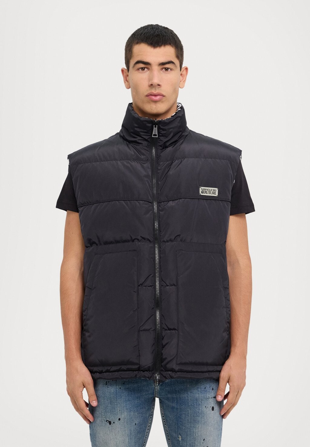 Жилет REVERSIBLE MONOGRAM Versace, черный
Жилет REVERSIBLE MONOGRAM Versace, черный