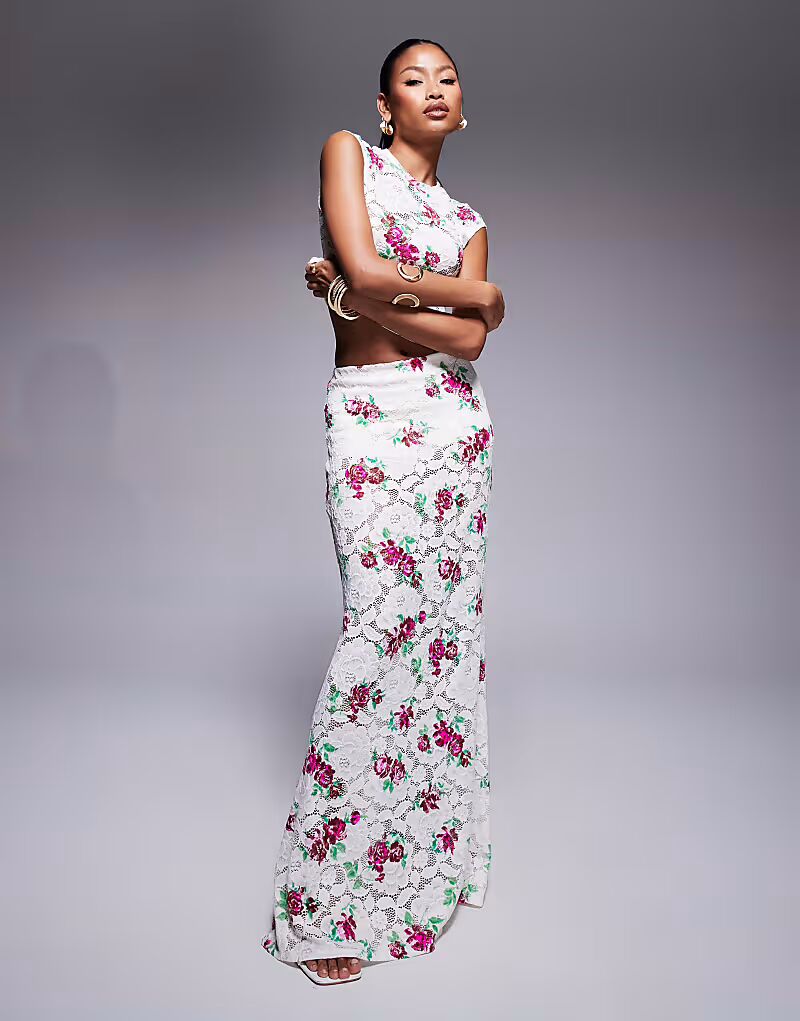 Юбка макси из кружева крючком AFRM в цветочек с розами 
Юбка макси из кружева крючком AFRM в цветочек с розами