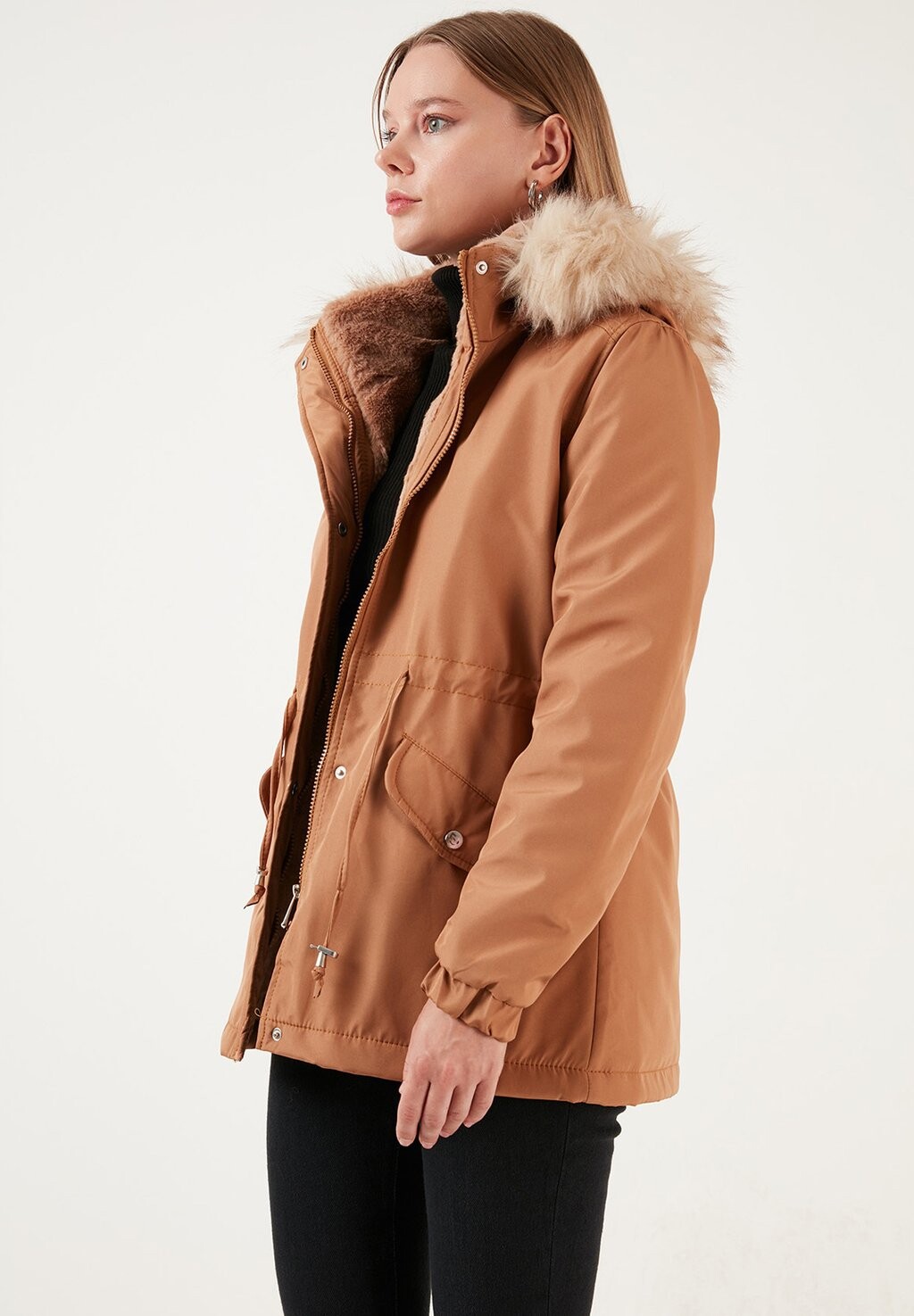 Парка REGULAR FIT LELA, светло-коричневый
Парка REGULAR FIT LELA, светло-коричневый