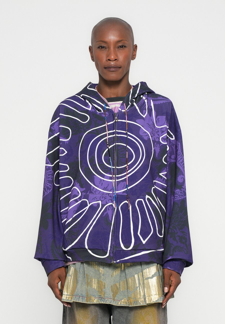 Толстовка Paolina Russo MEDIEVAL HOODIE, Purple
Толстовка Paolina Russo MEDIEVAL HOODIE, Purple