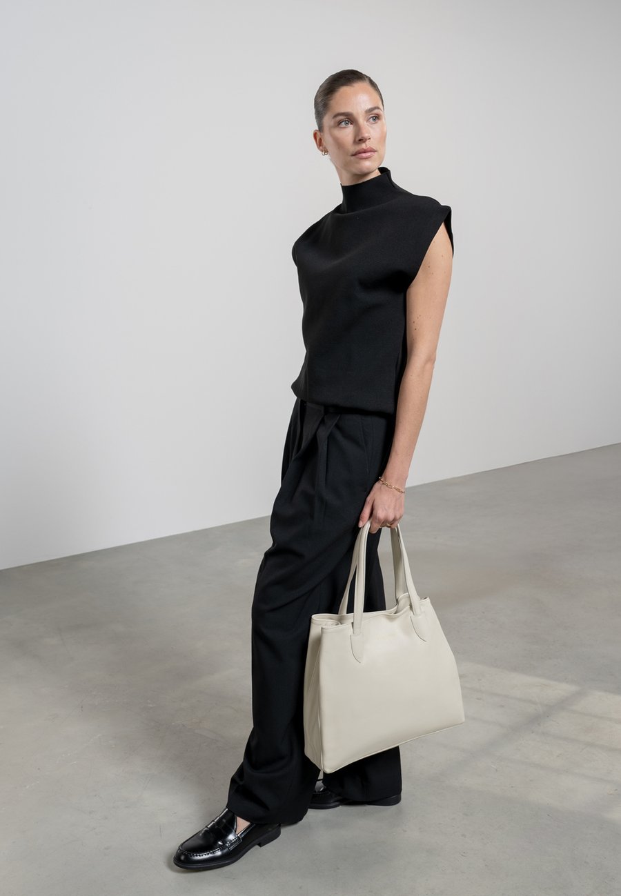 Сумка-шоппер Isabel Bernard Honore Francine, Beige
Сумка-шоппер Isabel Bernard Honore Francine, Beige