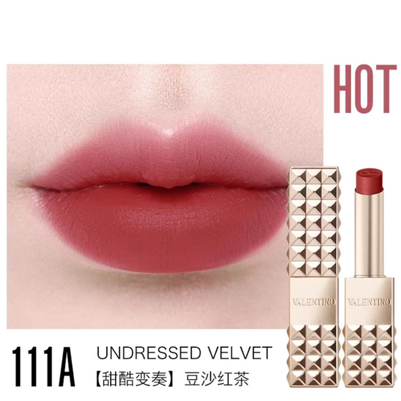 Valentino Limited Rivet Red Box Makeup Sets Matte Easy to Blend Natural Complexion 2.3g
Valentino Limited Rivet Red Box Makeup Sets Matte Easy to Blend Natural Complexion 2.3g
