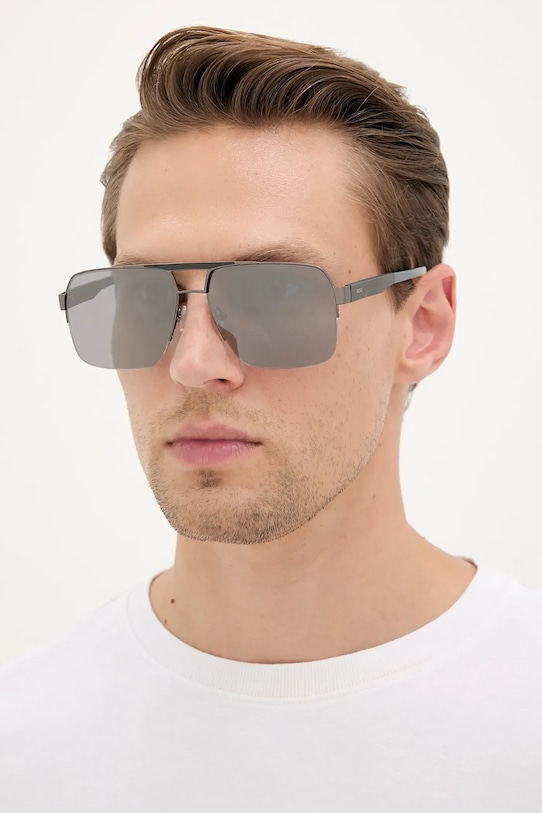 Солнцезащитные очки Boss, черный
Солнцезащитные очки Boss, черный