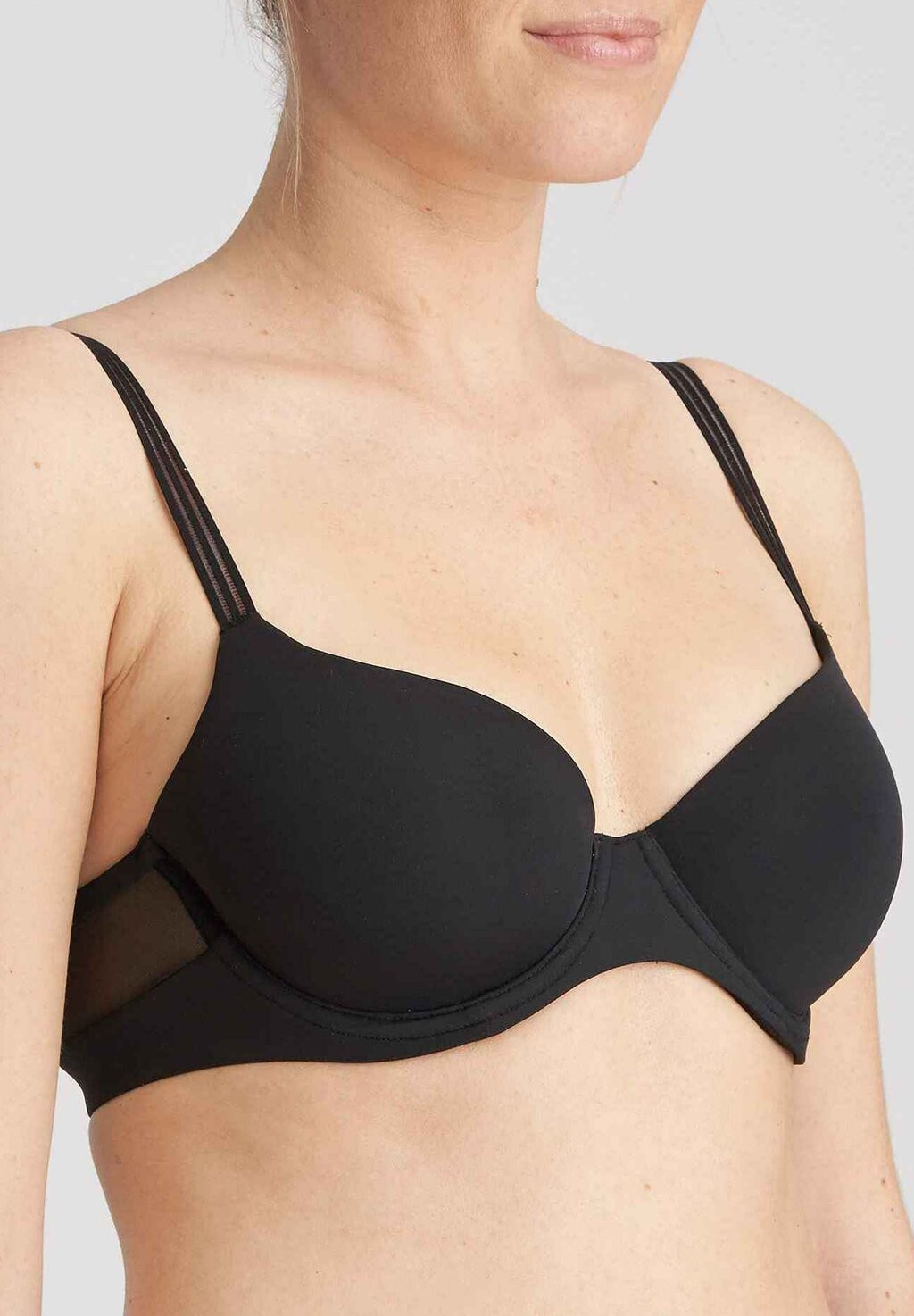 Бюстгальтер SCHALEN IN HERZFORM LOUIE Marie Jo, черный
Бюстгальтер SCHALEN IN HERZFORM LOUIE Marie Jo, черный