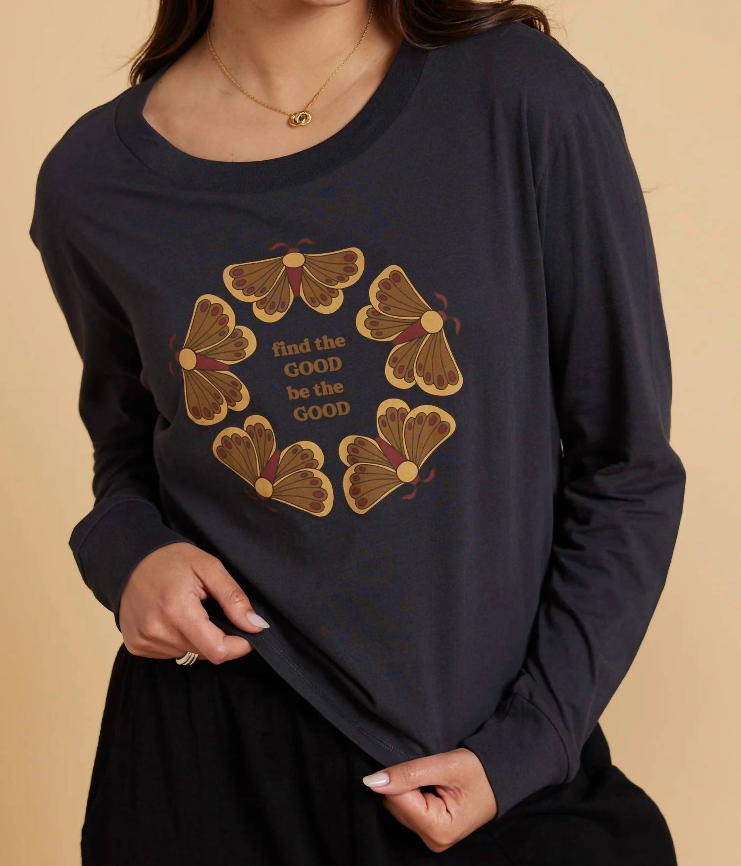 Найти хороший топ в вымытом черном цвете Known Supply
Найти хороший топ в вымытом черном цвете Known Supply