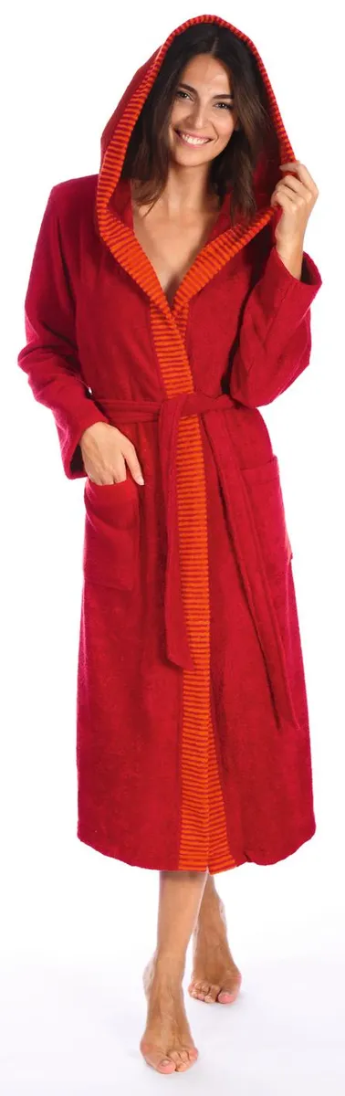 Халат женский Egeria "Benny" (1 шт.), с полосатой каймой, красный
Халат женский Egeria "Benny" (1 шт.), с полосатой каймой, красный
