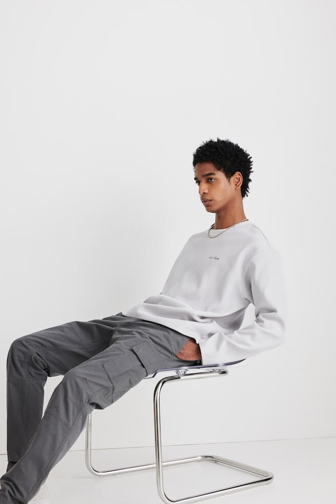 Брюки-Карго облегающего кроя H&M, серый
Брюки-Карго облегающего кроя H&M, серый