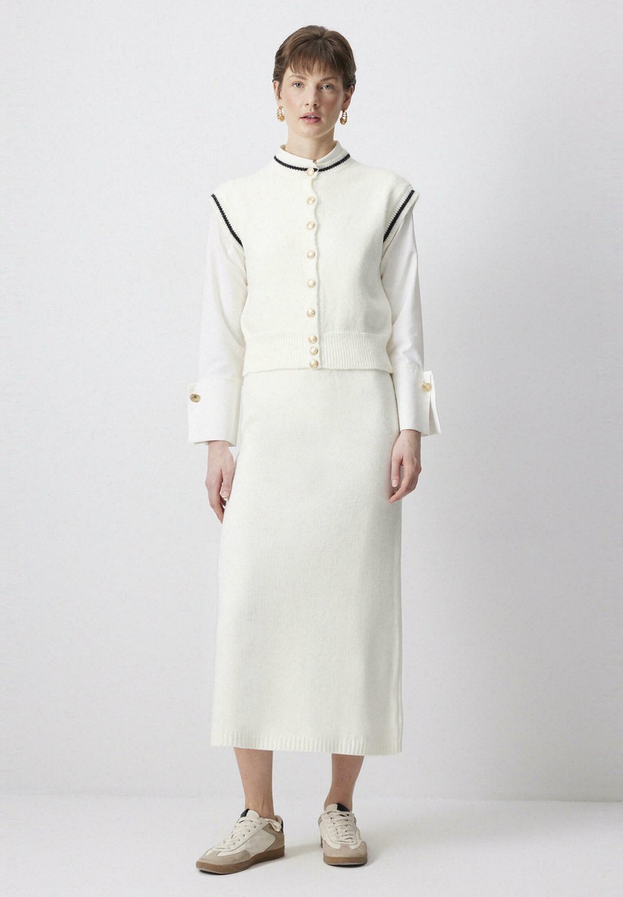 Кардиган Touché Privé SET, Ecru/White
Кардиган Touché Privé SET, Ecru/White