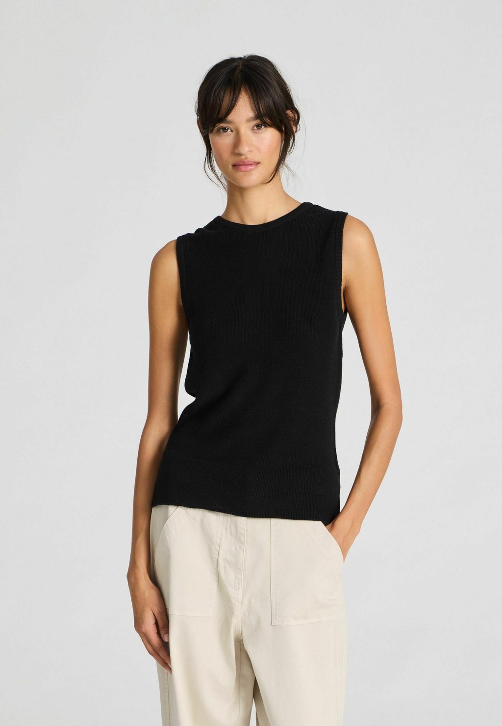 Топ SOFIE GAI+LISVA, черный
Топ SOFIE GAI+LISVA, черный