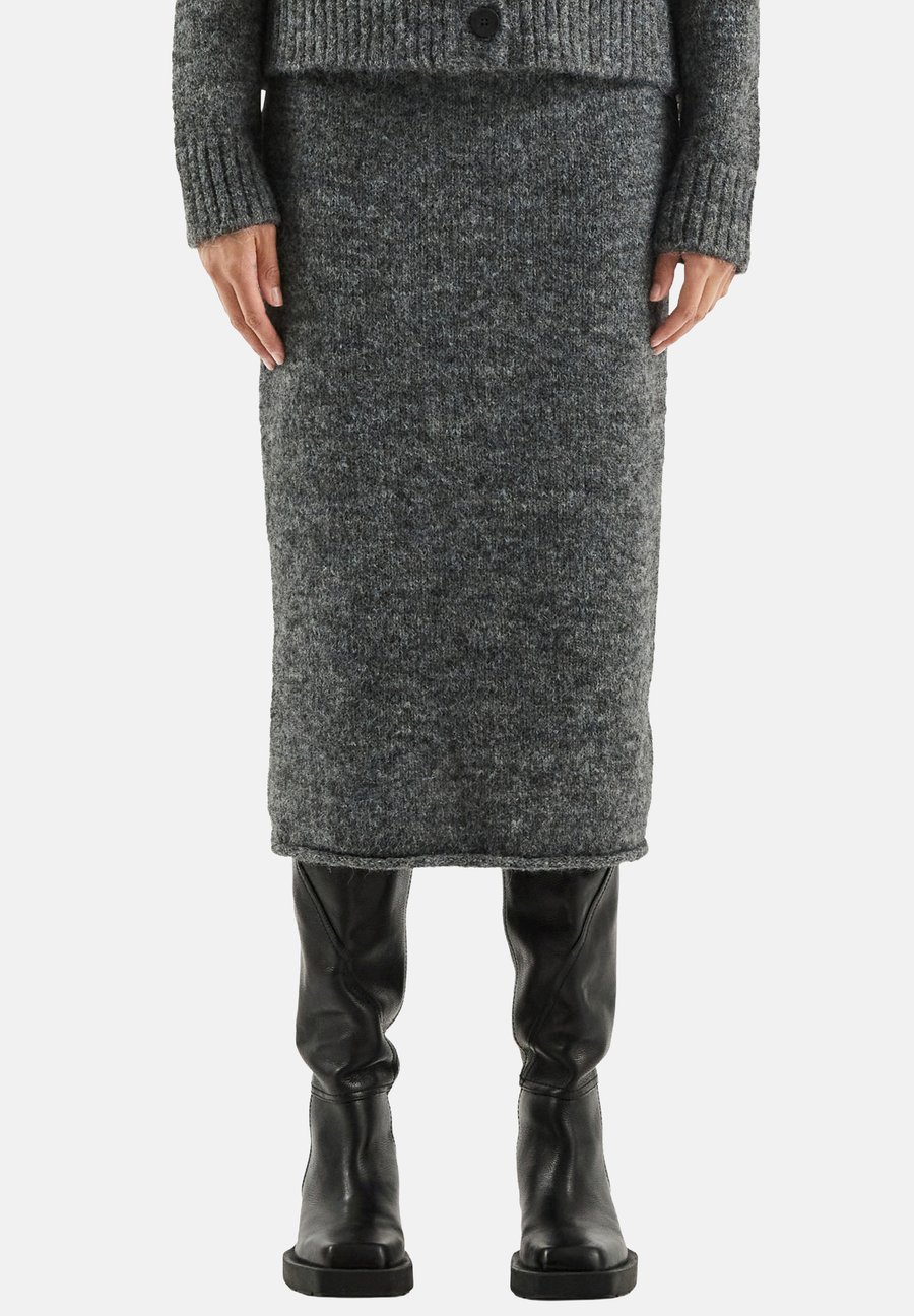 Юбка QS ROCK, Schwarz/Black
Юбка QS ROCK, Schwarz/Black