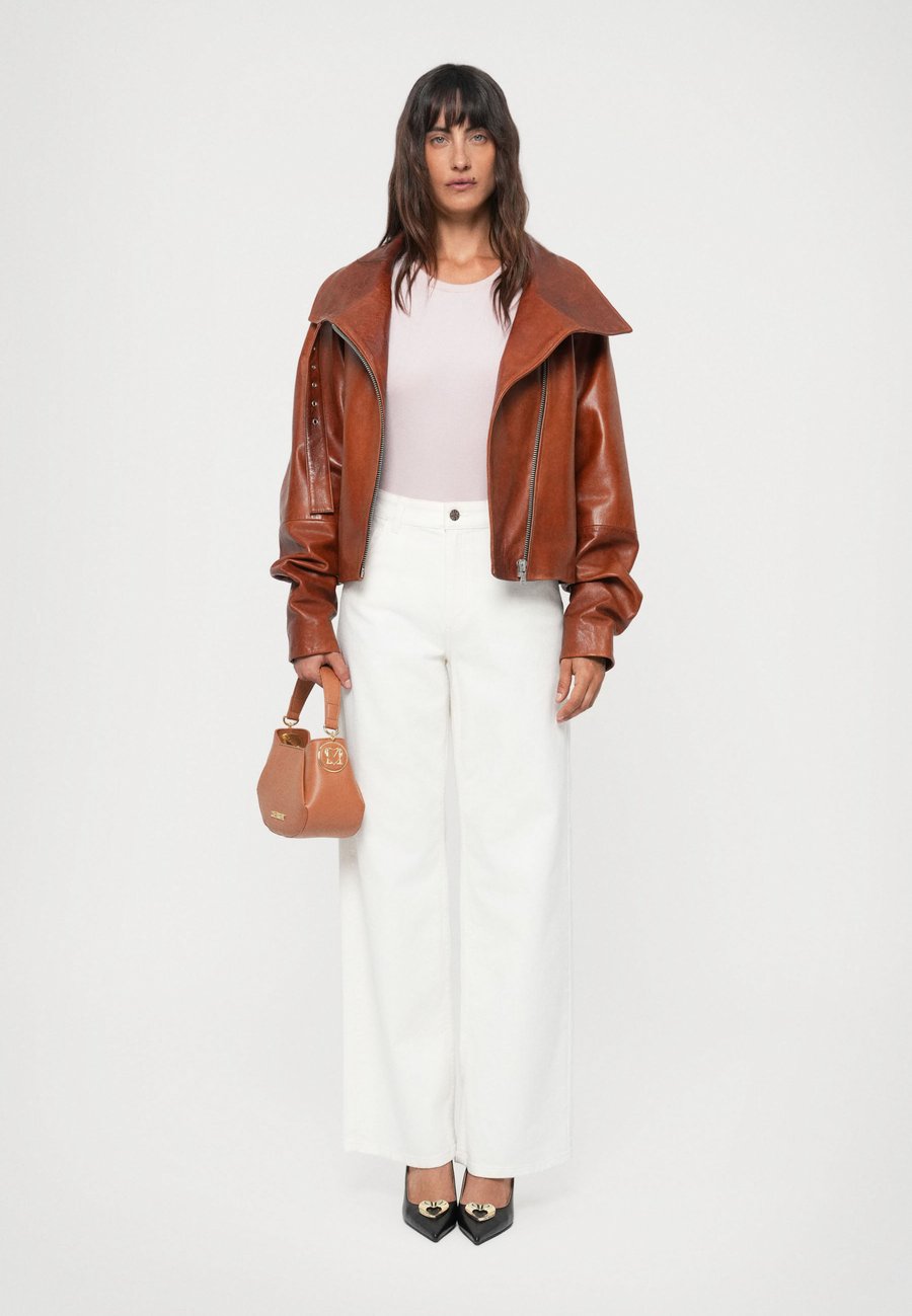 Сумка Love Moschino CHUNKY, Hide/Brown
Сумка Love Moschino CHUNKY, Hide/Brown