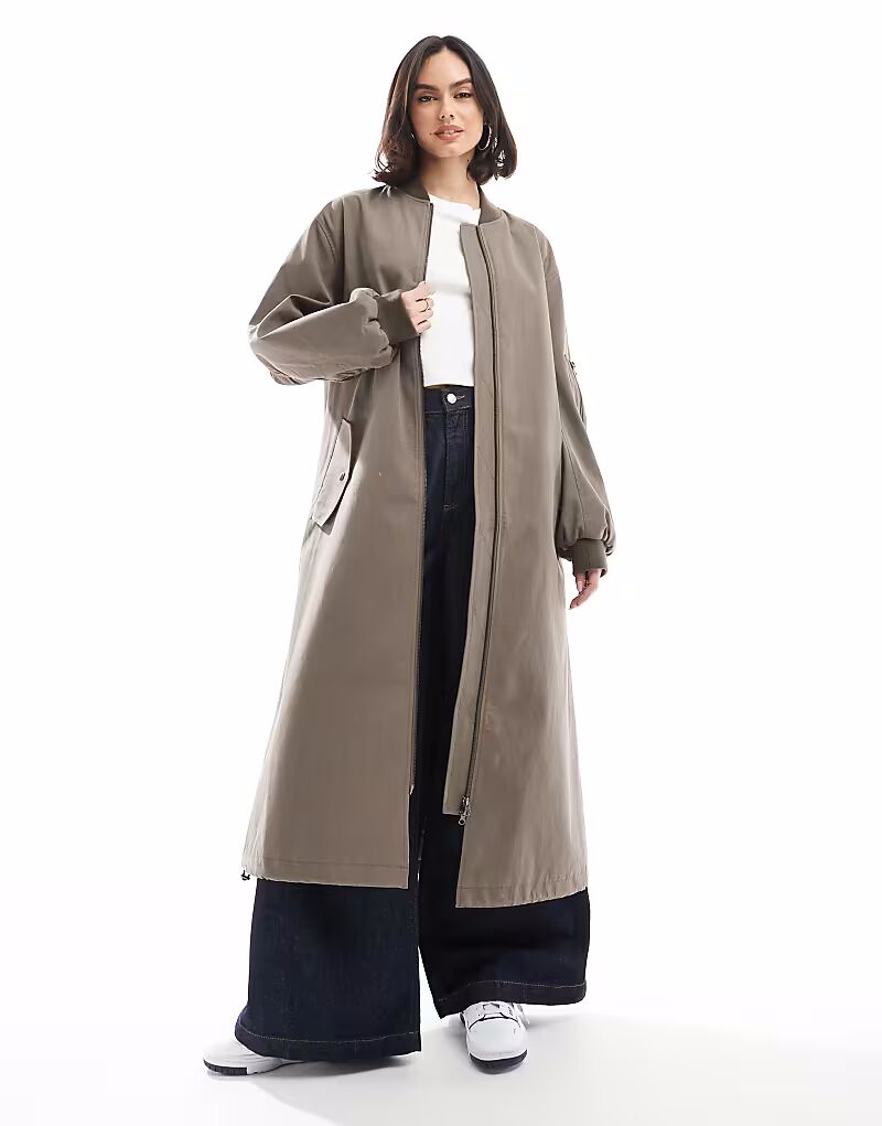 Длинная куртка-бомбер ASOS DESIGN цвета хаки
Длинная куртка-бомбер ASOS DESIGN цвета хаки