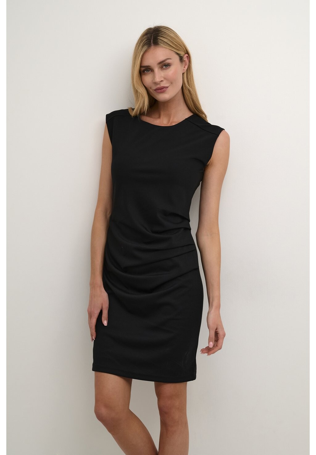 Платье-футляр Kaffe, черный
Платье-футляр Kaffe, черный