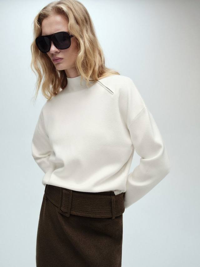 Джемпер konpaktu на молнии с горловиной Mango, светло-бежевый 
Джемпер konpaktu на молнии с горловиной Mango, светло-бежевый