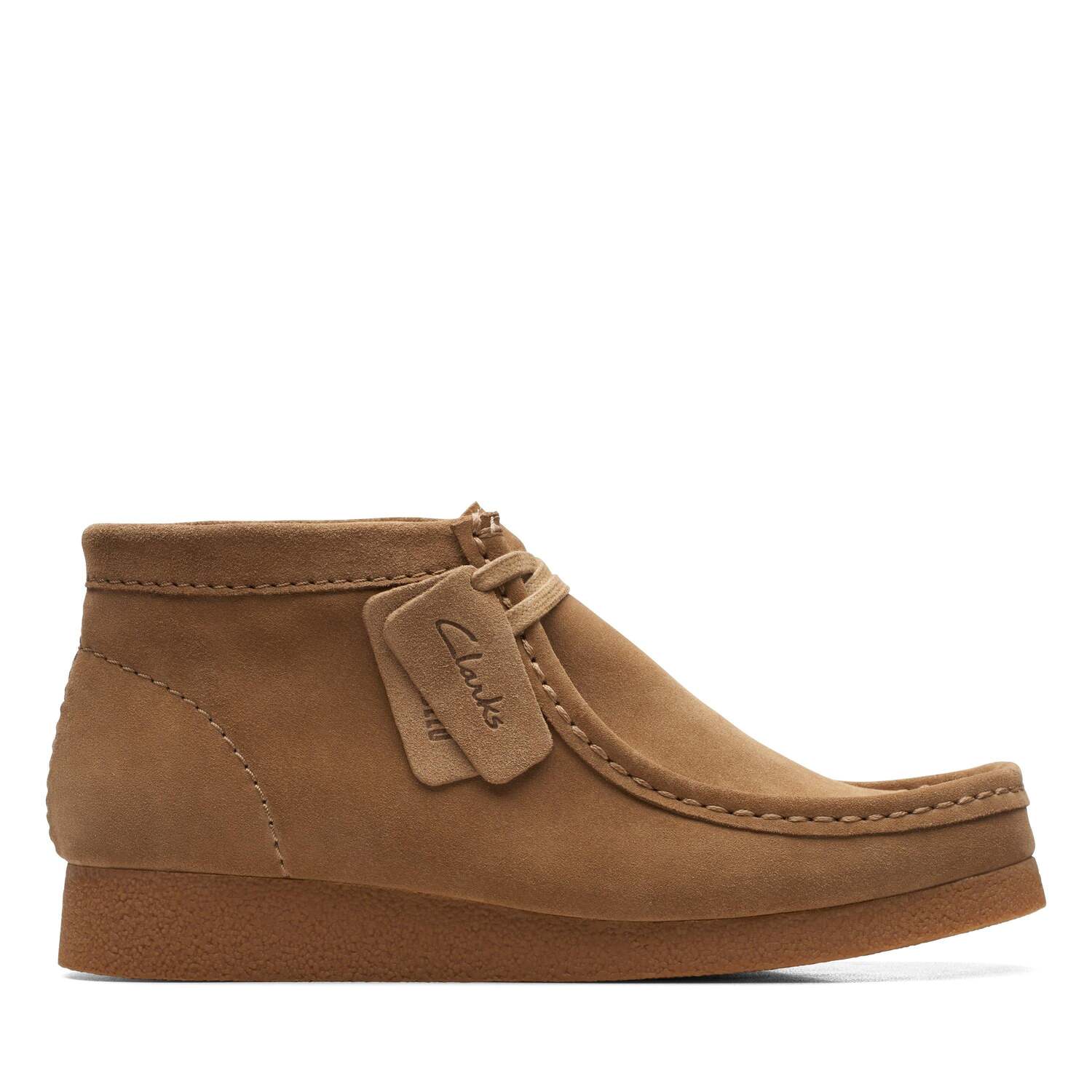 Ботинки Clarks Wallabee EVO из бежевой замши
Ботинки Clarks Wallabee EVO из бежевой замши