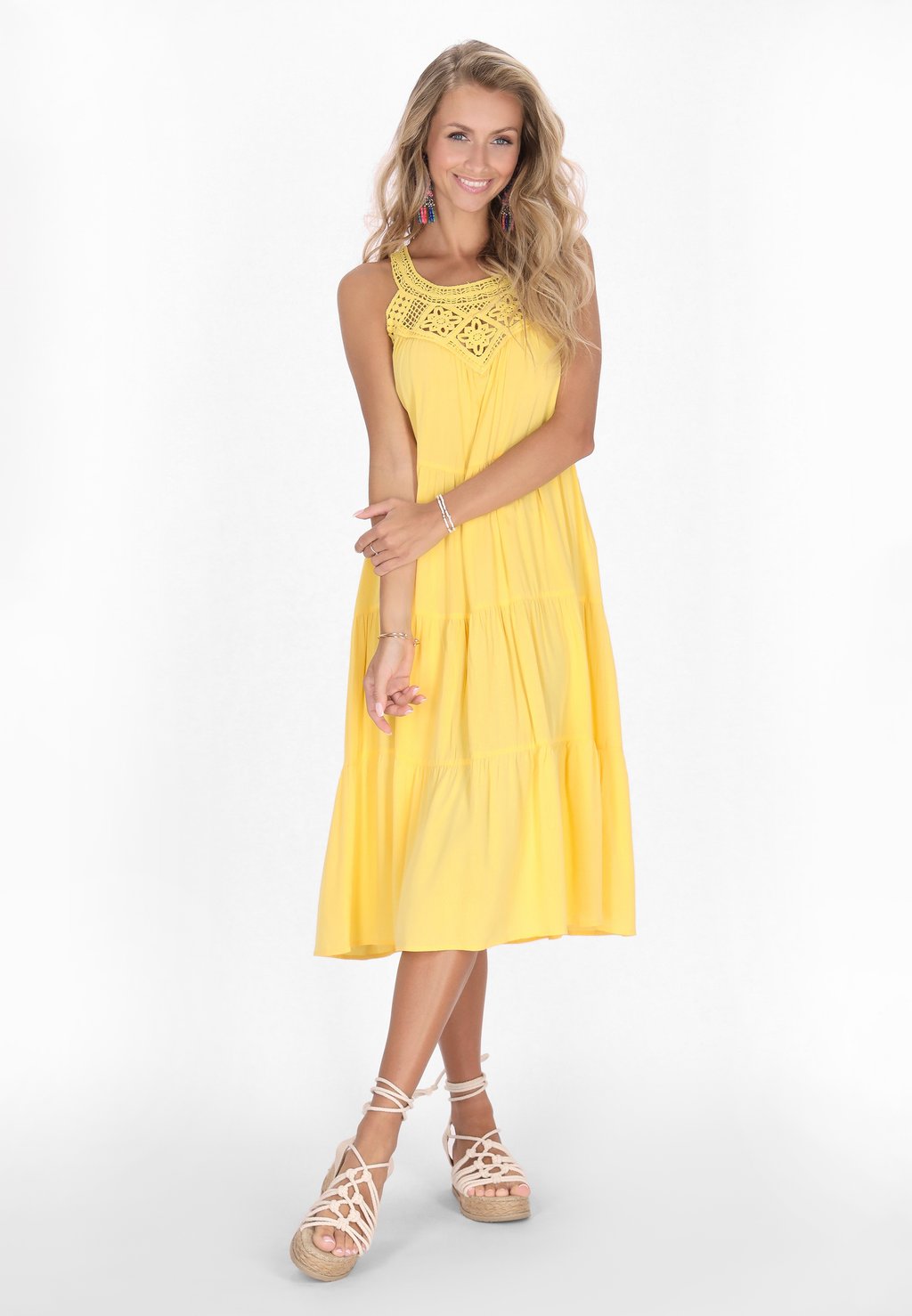 Повседневное платье IZIA, желтый
Повседневное платье IZIA, желтый