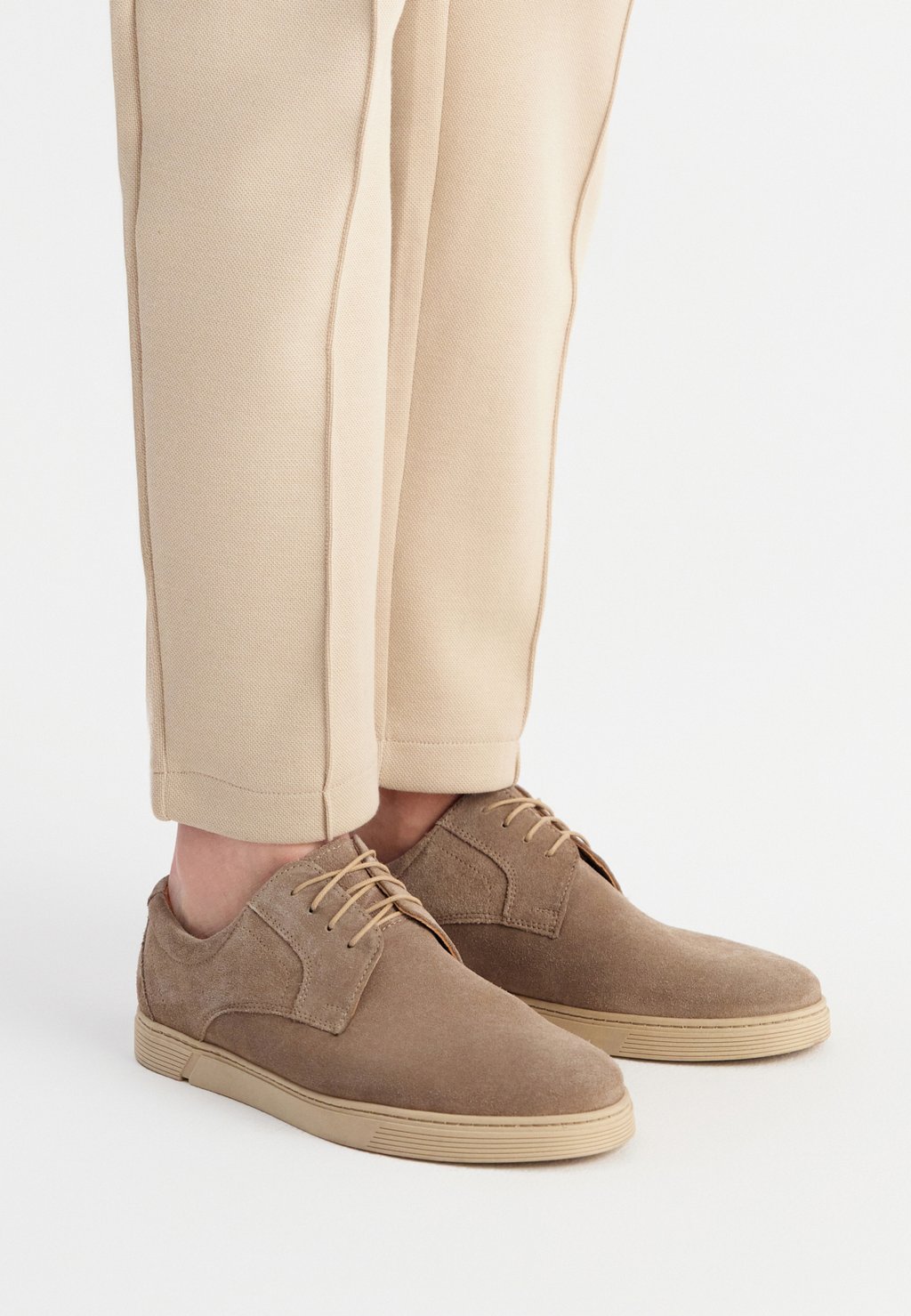 Ботинки на шнуровке RYŁKO, бежевый
Ботинки на шнуровке RYŁKO, бежевый