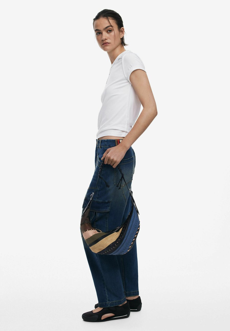 Сумка Desigual Handbag, Brown
Сумка Desigual Handbag, Brown