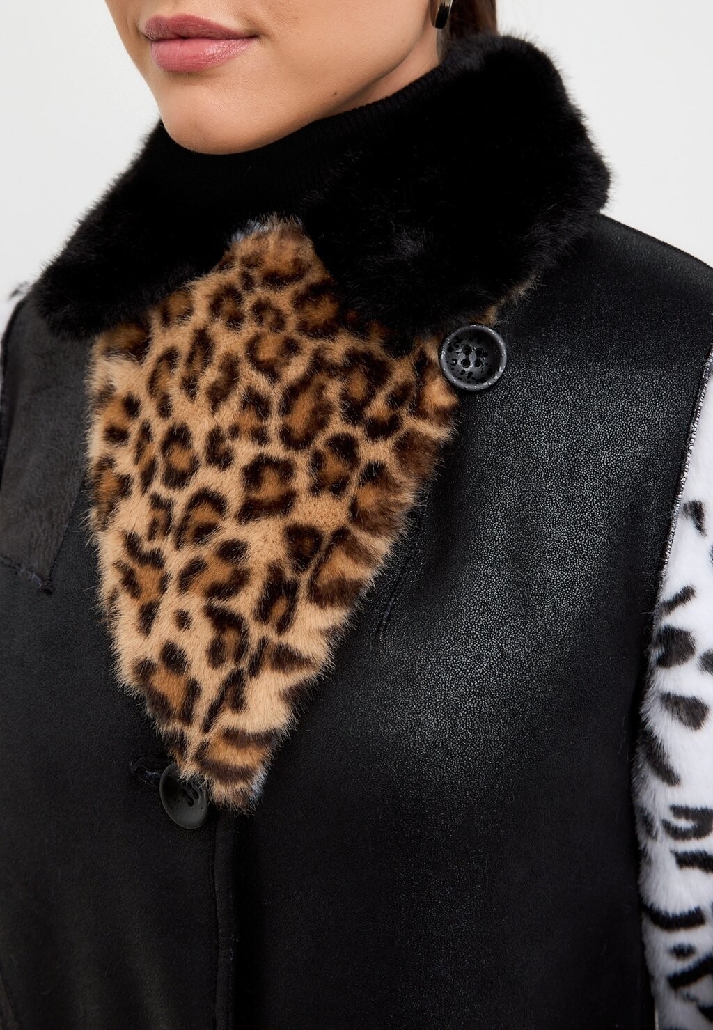 Зимнее пальто REVERSIBLE LEOPARD PRINT Cesare Gaspari, черный
Зимнее пальто REVERSIBLE LEOPARD PRINT Cesare Gaspari, черный