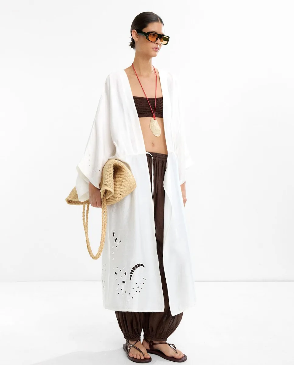 Женское длинное кимоно с ажурной вышивкой Parfois, белый
Женское длинное кимоно с ажурной вышивкой Parfois, белый