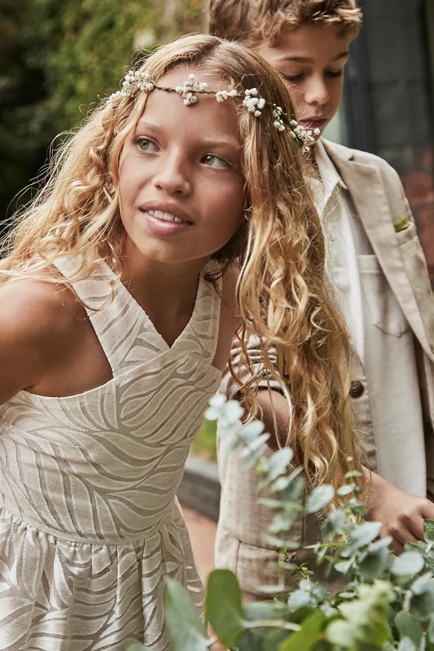 Платье из льняной смеси для детей Mayoral, бежевый
Платье из льняной смеси для детей Mayoral, бежевый