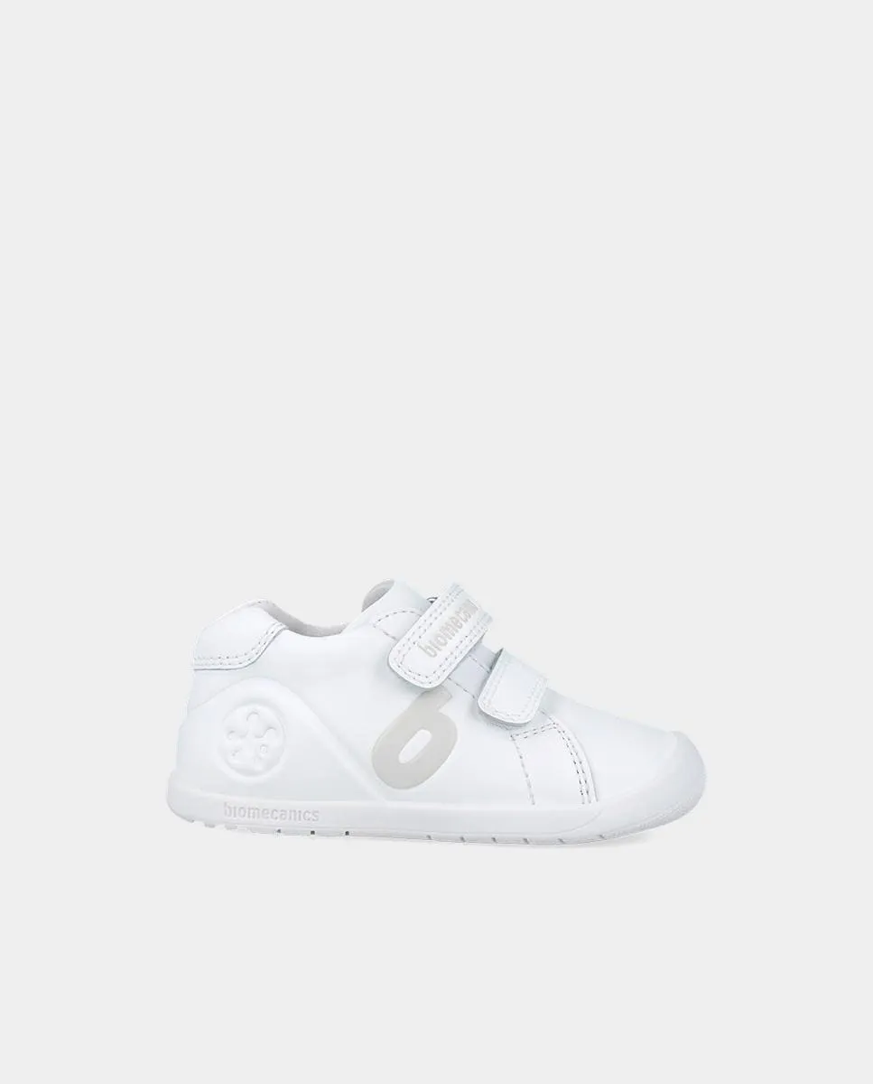 Детские кожаные ботиночки, поддерживающие естественное развитие стопы с двойной застежкой на липучках Biomecanics, белый
Детские кожаные ботиночки, поддерживающие естественное развитие стопы с двойной застежкой на липучках Biomecanics, белый