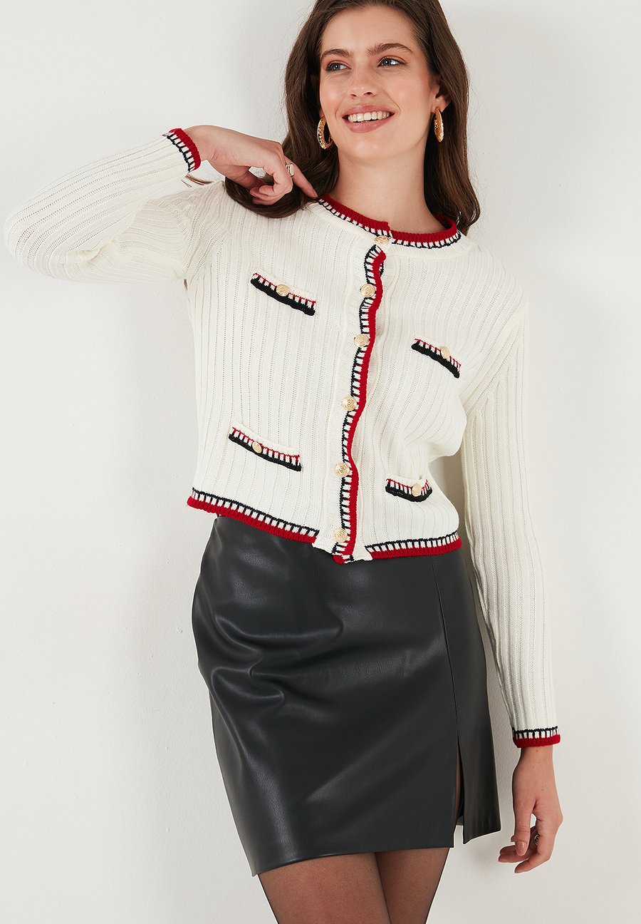 Кардиган LELA REGULAR FIT, Ecru/Beige
Кардиган LELA REGULAR FIT, Ecru/Beige