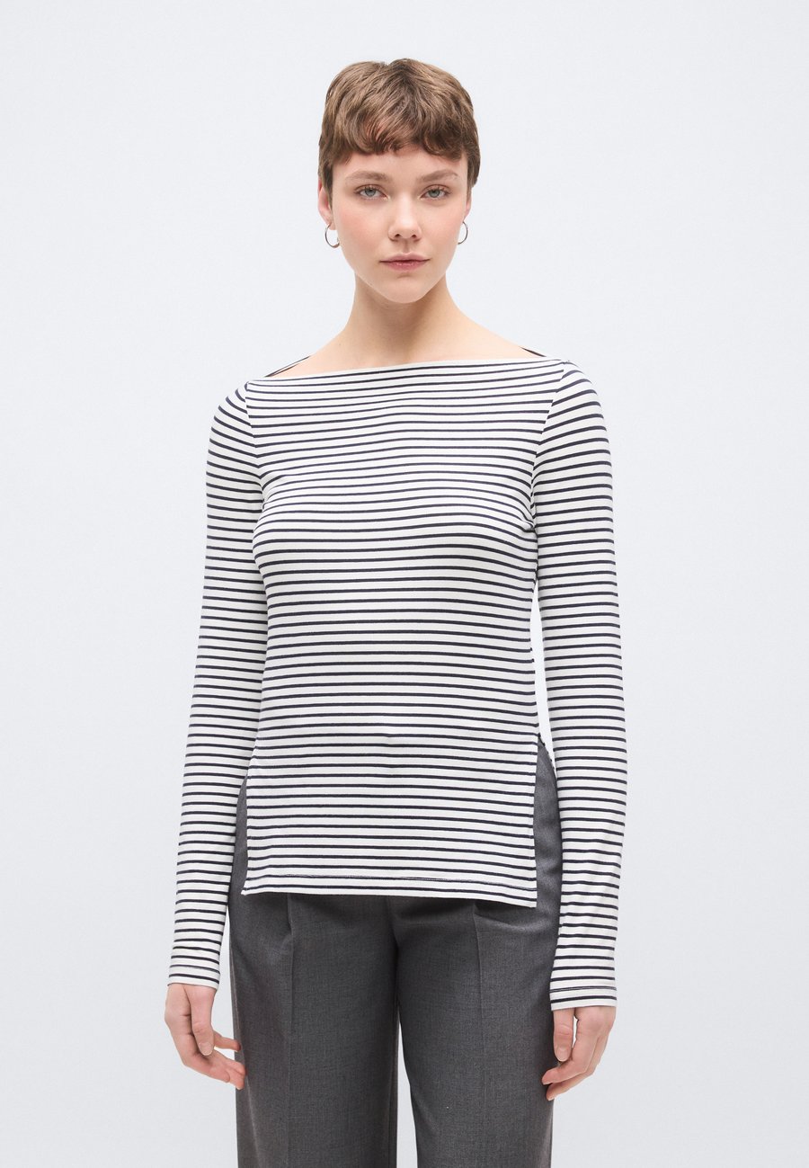 Топ ONLY Tall ONLKISS BOATNECK, Cloud Dancer/Navy/White
Топ ONLY Tall ONLKISS BOATNECK, Cloud Dancer/Navy/White