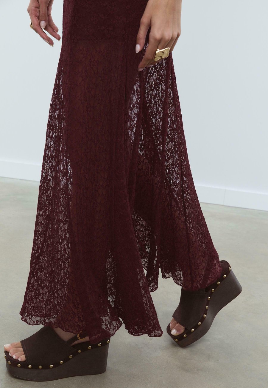 Юбка Stradivarius Maxi skirt, Dark Red
Юбка Stradivarius Maxi skirt, Dark Red