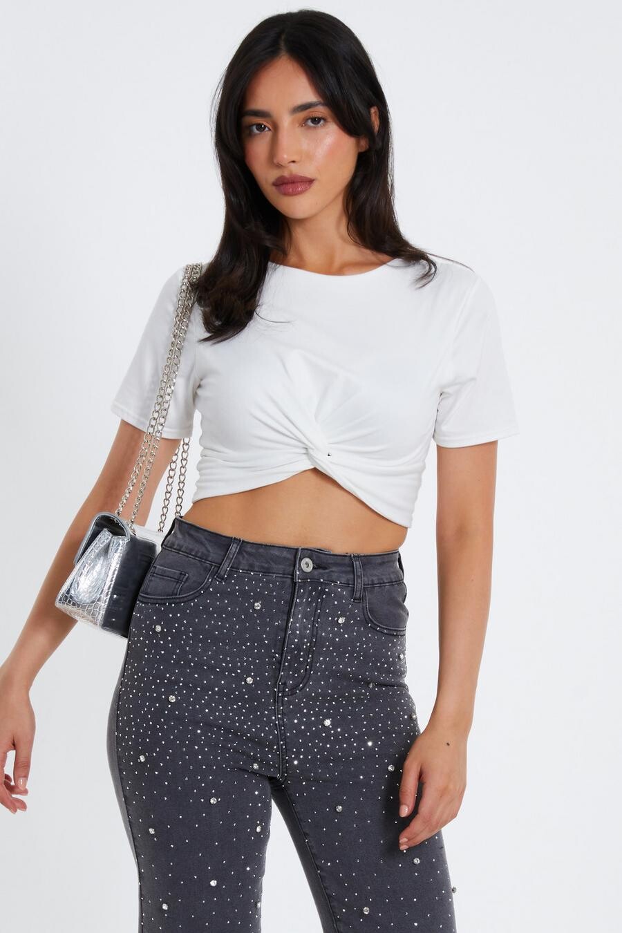 Укороченный топ с перекрещивающимися деталями спереди кремового цвета QUIZ Clothing
Укороченный топ с перекрещивающимися деталями спереди кремового цвета QUIZ Clothing