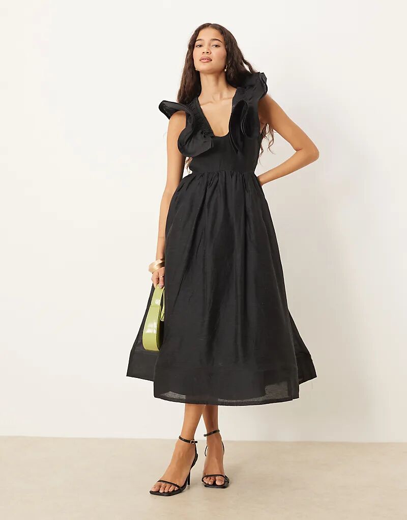 Платье миди True Decadence с оборками на воротнике черного цвета
Платье миди True Decadence с оборками на воротнике черного цвета