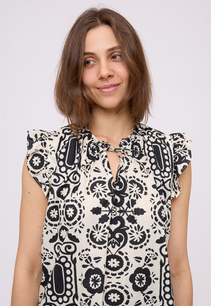 Блуза Noa Noa Blouse, Print Offwhite/Black/Black
Блуза Noa Noa Blouse, Print Offwhite/Black/Black